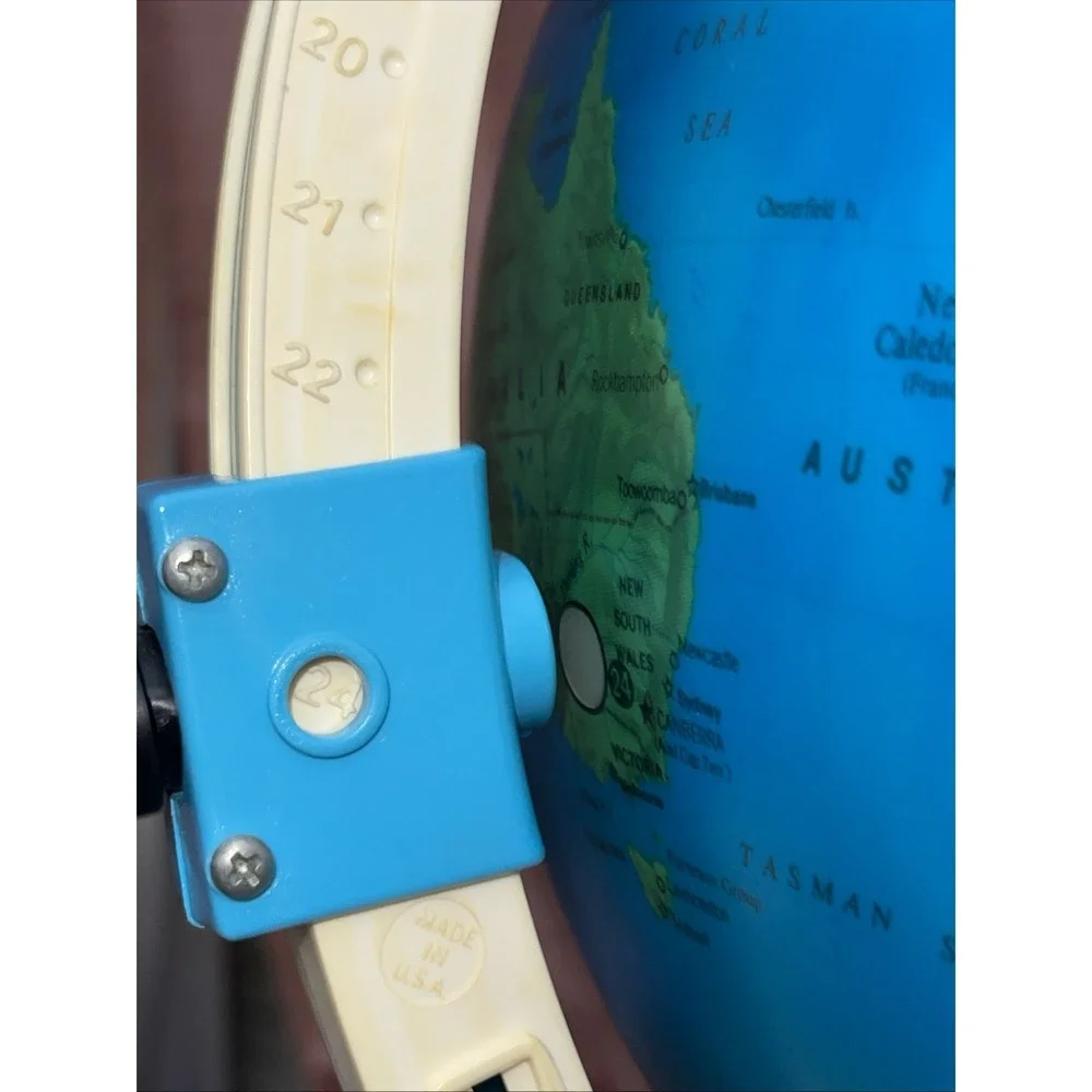 Vintage 1988 Fisher Price World Globe Illuminated Educational Viewfinder‎ Works
